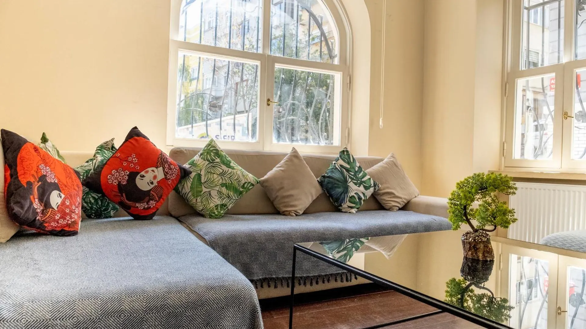 Spacious 3 Bedrooms 2 Bathrooms Central Apartment Istanbul