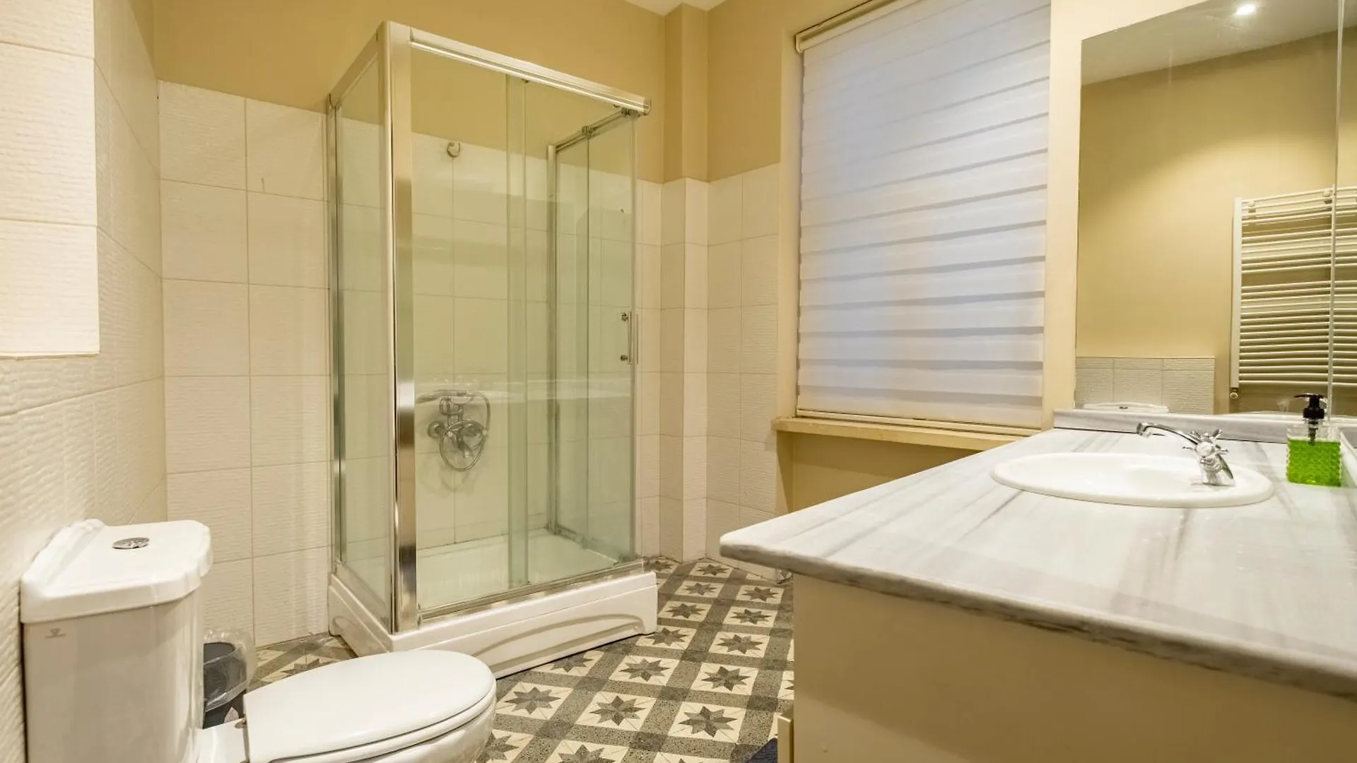 Spacious 3 Bedrooms 2 Bathrooms Central Apartment Istanbul